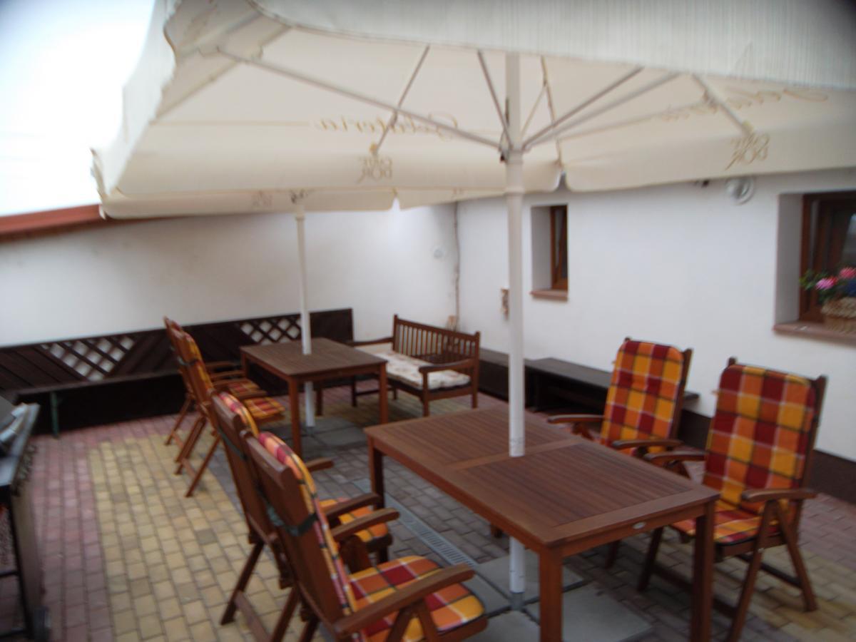 Gasthaus Ubytovani U Maminky Lednice Exterior foto